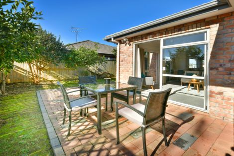 Photo of property in 22 Dan Tori Place, Orewa, 0931