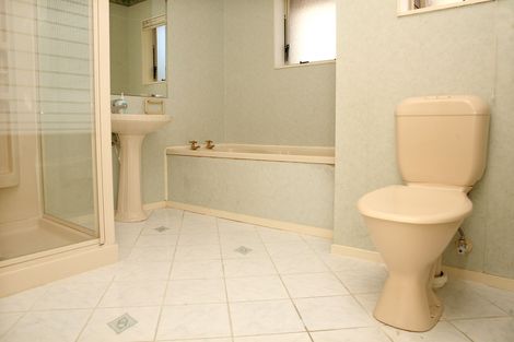 Photo of property in 53 Ribbonwood Crescent, Goodwood Heights, Auckland, 2105