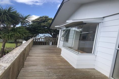 Photo of property in 18 Halldene Terrace, Red Beach, 0932