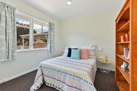 Photo of property in 2 Craig Grove, Elderslea, Upper Hutt, 5018