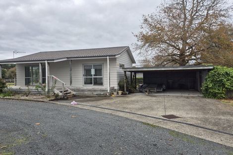 Photo of property in 18 Koraha Road, Kumeu, 0892