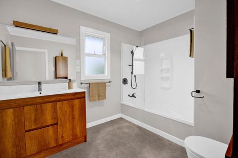 Photo of property in 1354 Devon Road, Brixton, Waitara, 4382