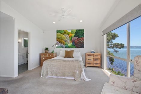 Photo of property in 16a Crispe Road, Clarks Beach, 2122