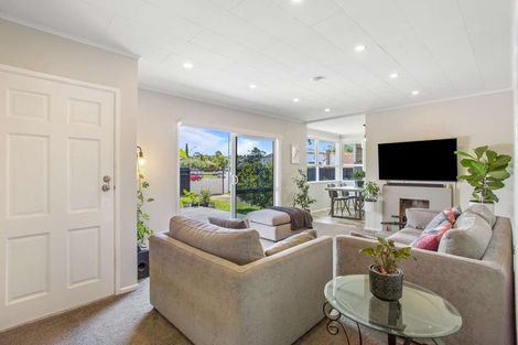 Photo of property in 10 Wyman Place, Pakuranga Heights, Auckland, 2010