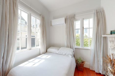 Photo of property in 17 Selwyn Terrace, Thorndon, Wellington, 6011