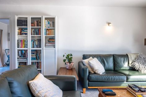 Photo of property in 17 Wellington Road, Surfdale, Waiheke Island, 1081