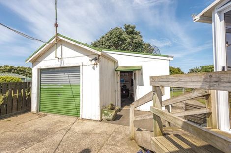 Photo of property in 39 Hood Street, Castlecliff, Whanganui, 4501