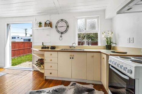 Photo of property in 17 Randolph Street, Woolston, Christchurch, 8062