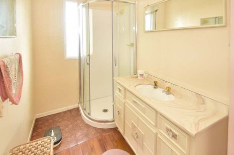 Photo of property in 67 Forrest Hill Road, Milford, Auckland, 0620