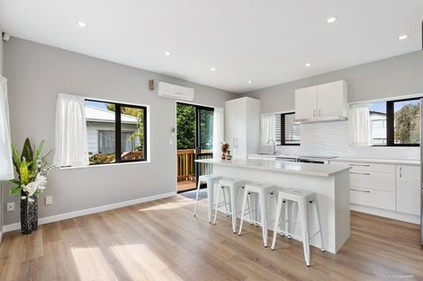 Photo of property in 79 Sunderlands Road, Half Moon Bay, Auckland, 2012