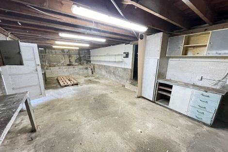 Photo of property in 35 Pokohiwi Road, Normandale, Lower Hutt, 5010