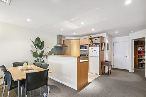 Photo of property in 4f/5 Kent Terrace, Mount Victoria, Wellington, 6011