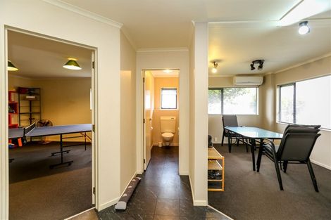 Photo of property in 25 Veale Road, Frankleigh Park, New Plymouth, 4310