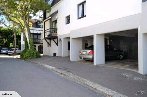 Photo of property in 24/10 Pitarua Street, Thorndon, Wellington, 6011