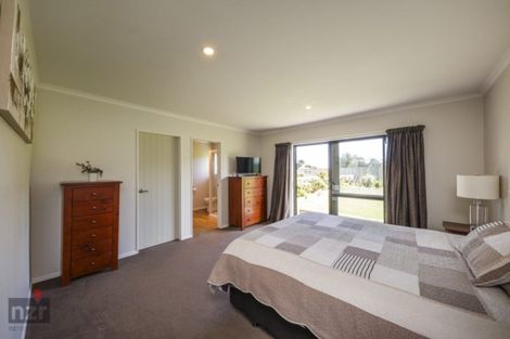 Photo of property in 135 Hansens Line, Newbury, Palmerston North, 4475