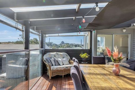 Photo of property in 105 Omata Road, Marfell, New Plymouth, 4310
