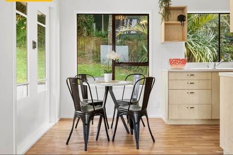 Photo of property in 2/74 Ayton Drive, Totara Vale, Auckland, 0629