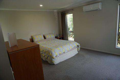 Photo of property in 24 Leburn Crescent, Flat Bush, Auckland, 2016