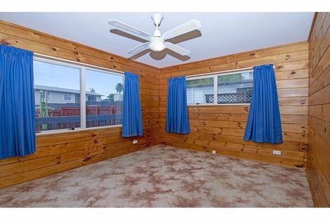 Photo of property in 2 Glendene Avenue, Glendene, Auckland, 0602