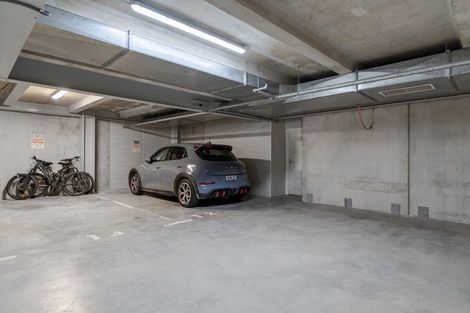 Photo of property in 15/72a Devonport Road, Tauranga, 3110