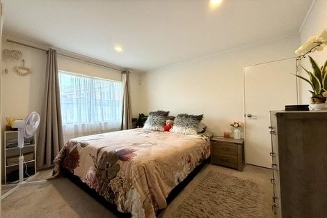Photo of property in 2/279 Hobsonville Road, Hobsonville, Auckland, 0618