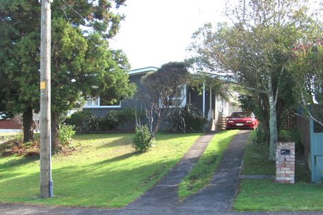 Photo of property in 5 Mayburn Road, Te Atatu Peninsula, Auckland, 0610