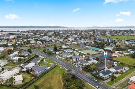 Photo of property in 1/18 Matipo Road, Te Atatu Peninsula, Auckland, 0610