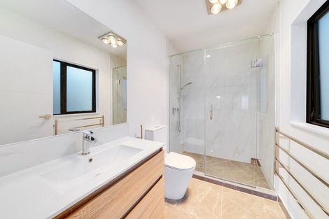 Photo of property in 13c Edinburgh Avenue, Rosehill, Papakura, 2113