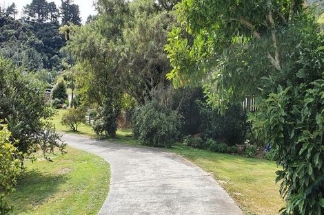 Photo of property in 58 Kamahi Street, Stokes Valley, Lower Hutt, 5019