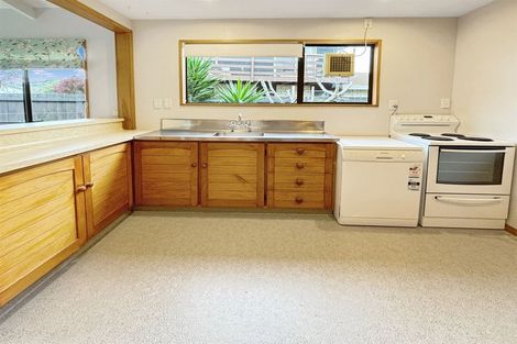 Photo of property in 2/61 Beachville Road, Redcliffs, Christchurch, 8081