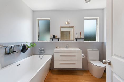 Photo of property in 13a Hanlon Crescent, Narrow Neck, Auckland, 0624