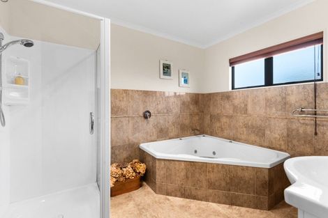 Photo of property in 9 Rutland Place, Taradale, Napier, 4112