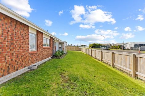 Photo of property in 20 Cross Street, Castlecliff, Whanganui, 4501