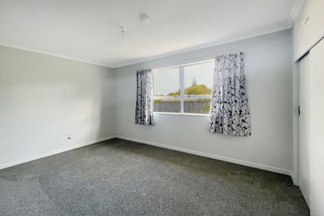 Photo of property in 4a Ruamahanga Crescent, Terrace End, Palmerston North, 4410