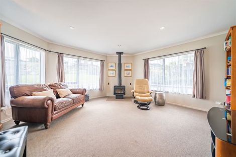 Photo of property in 2 Cosgrove Rise, Riverstone Terraces, Upper Hutt, 5018