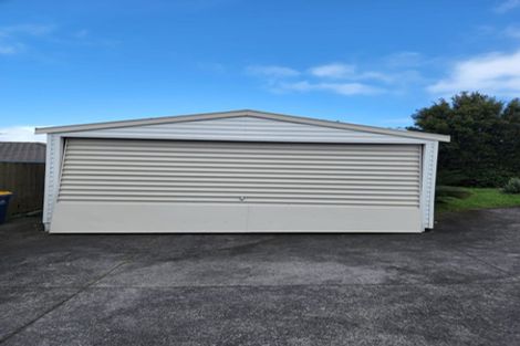 Photo of property in 1/212 Sunnynook Road, Totara Vale, Auckland, 0627