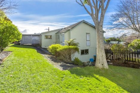Photo of property in 2 Tapestry Grove, Silverstream, Upper Hutt, 5019