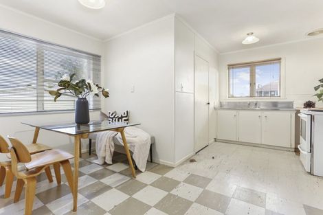 Photo of property in 158 View Road, Sunnyvale, Auckland, 0612