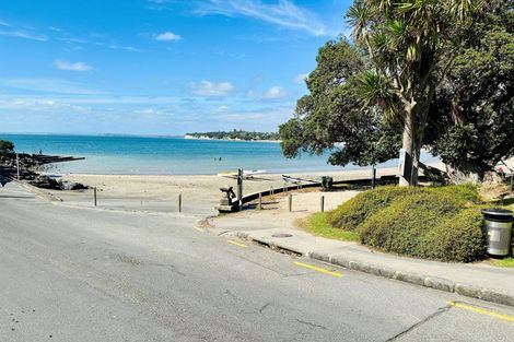 Photo of property in 2d/175 Hurstmere Road, Takapuna, Auckland, 0622