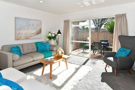 Photo of property in 22 Dan Tori Place, Orewa, 0931