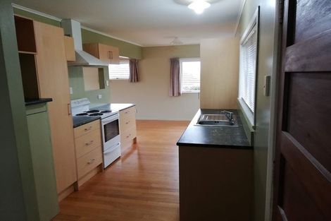 Photo of property in 48 Savoy Road, Glen Eden, Auckland, 0602