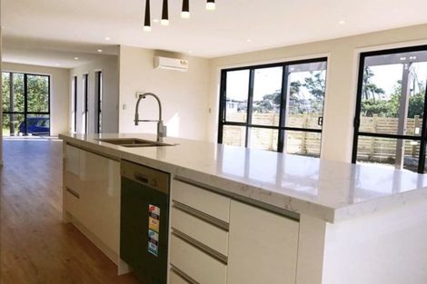 Photo of property in 5 Vazey Way, Hobsonville, Auckland, 0618