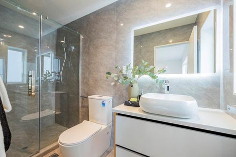 Photo of property in 7c Liston Street, Northcote, Auckland, 0627