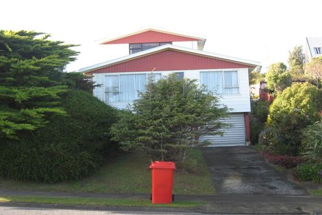 Photo of property in 114 Gloaming Hill, Titahi Bay, Porirua, 5022