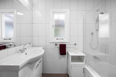 Photo of property in 412 Lascelles Street, Saint Leonards, Hastings, 4120