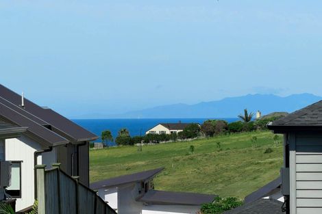 Photo of property in 43 Sunnyheights Road, Orewa, 0931