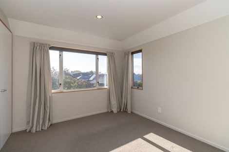 Photo of property in 16 Huntingdon Place, Avonhead, Christchurch, 8042