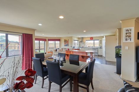 Photo of property in 14 Brookside Close, Highbury, Palmerston North, 4412