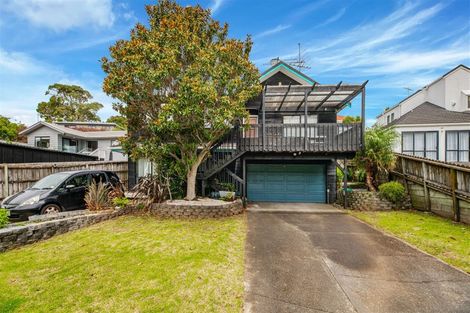 Photo of property in 1/13a Kitewao Street, Northcote, Auckland, 0627