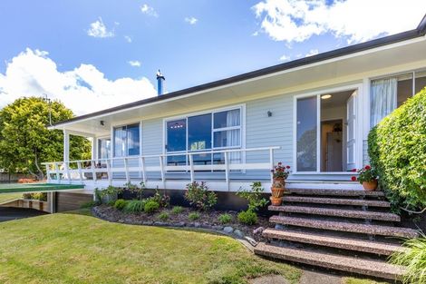 Photo of property in 5 Weka Road, Waipahihi, Taupo, 3330